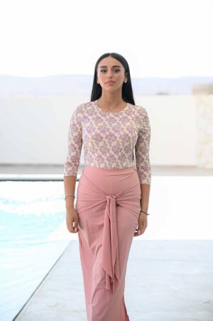 בגד גוף קלאסי פרחוני בננה בשילוב חצאית חוף ורודה