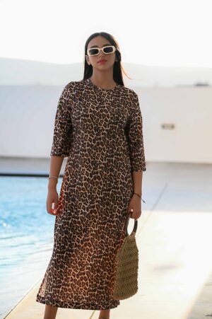 שמלת בייסיק מנומרת